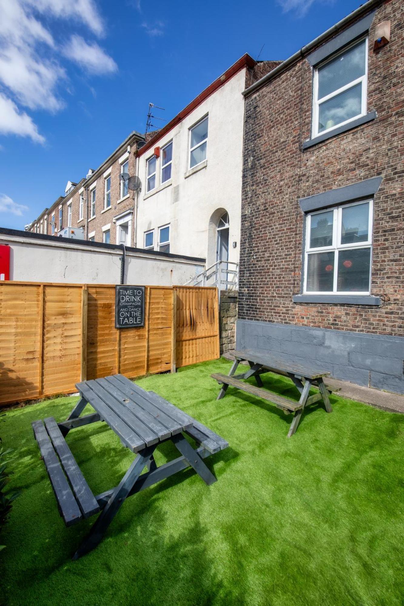 Newcastle City Centre Super Spacious Town House Free Parking And Wi-Fi Bagian luar foto
