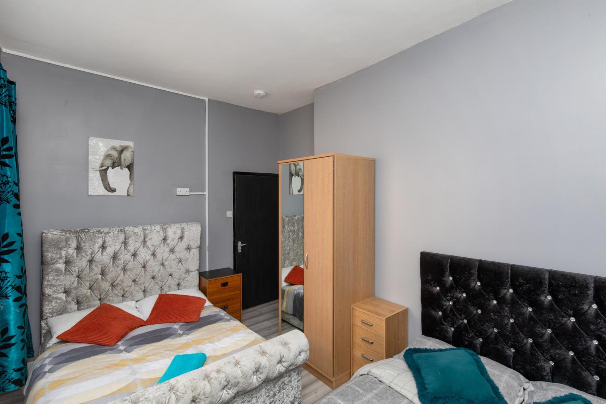 Newcastle City Centre Super Spacious Town House Free Parking And Wi-Fi Bagian luar foto